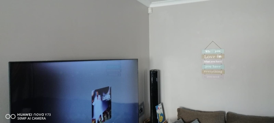 3 Bedroom Property for Sale in Clayville Gauteng