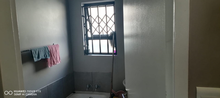 3 Bedroom Property for Sale in Clayville Gauteng