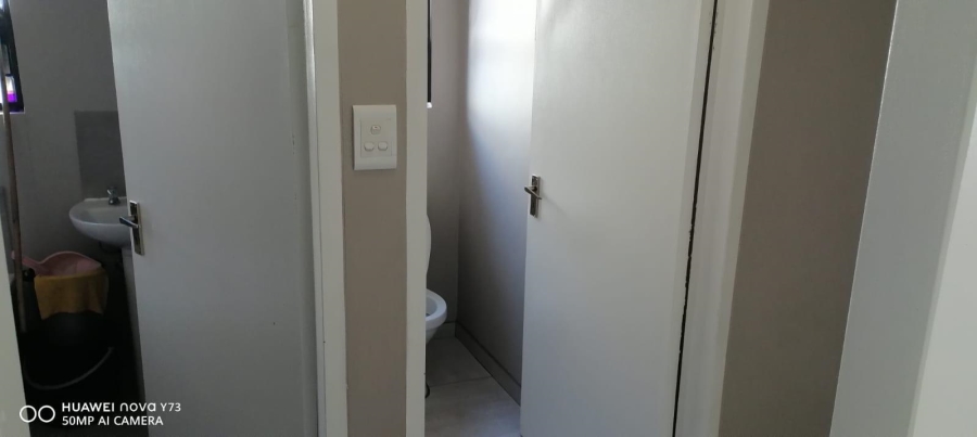 3 Bedroom Property for Sale in Clayville Gauteng