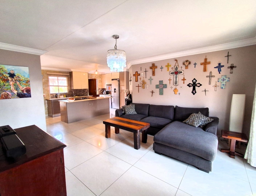 3 Bedroom Property for Sale in Rooihuiskraal North Gauteng