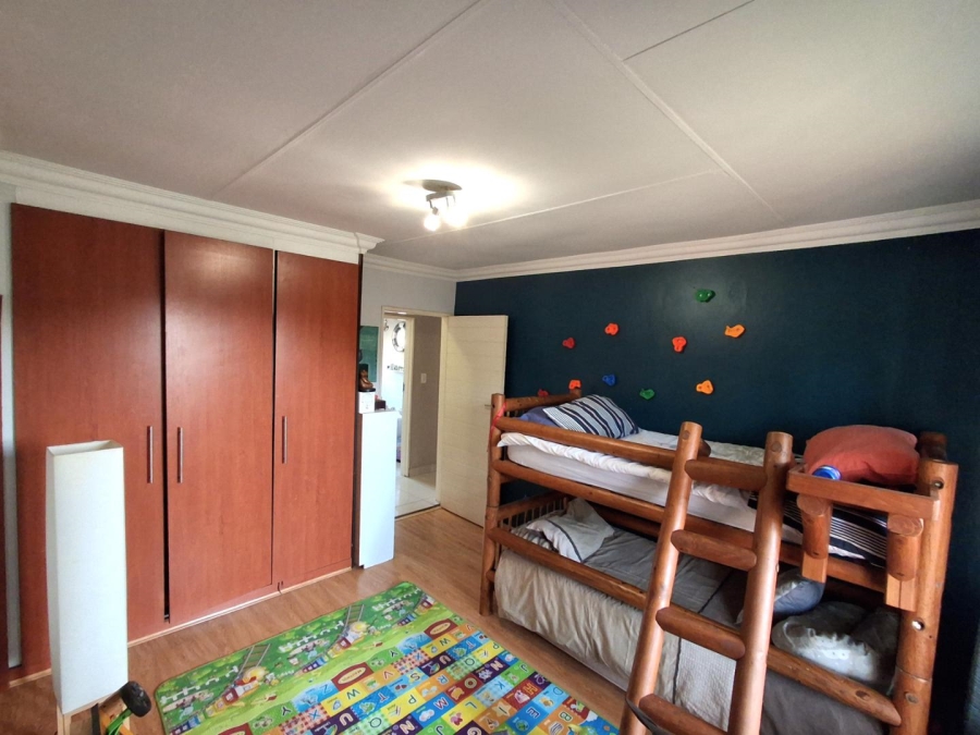 3 Bedroom Property for Sale in Rooihuiskraal North Gauteng
