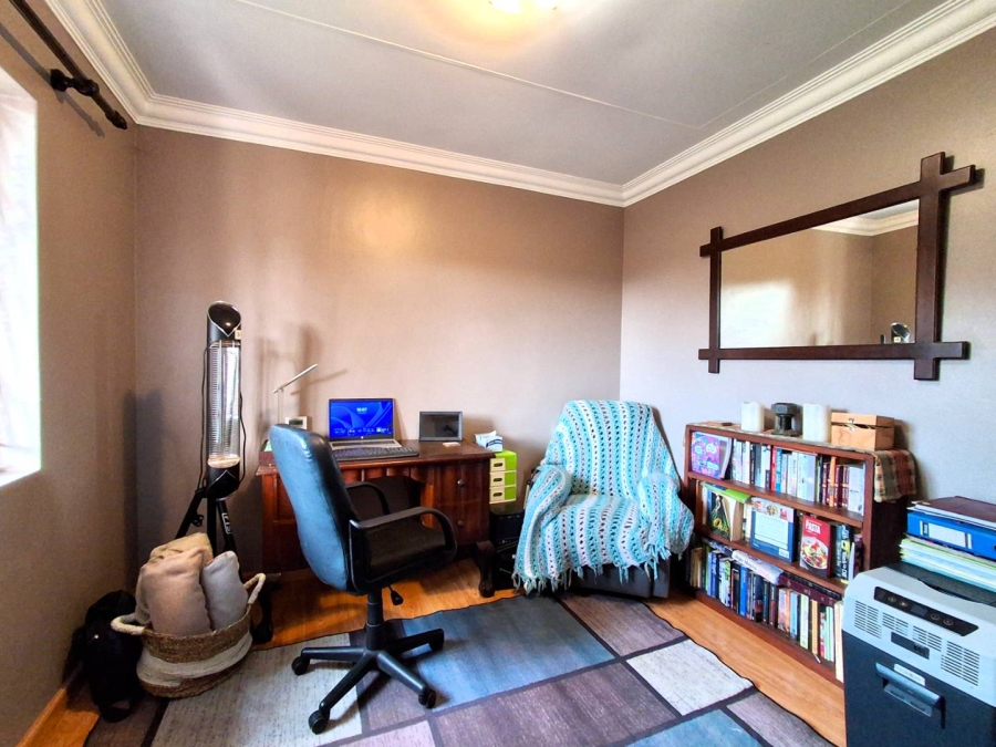 3 Bedroom Property for Sale in Rooihuiskraal North Gauteng