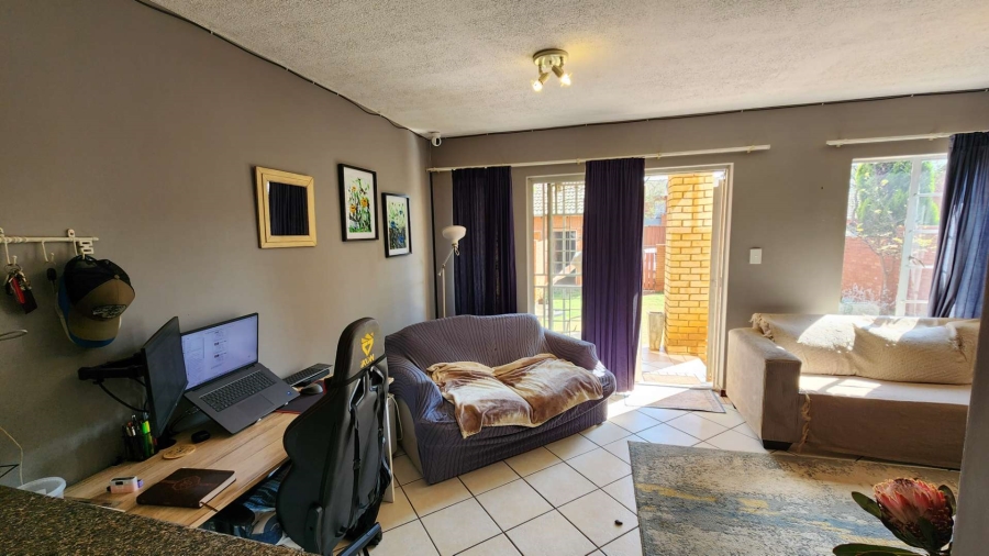 2 Bedroom Property for Sale in Equestria Gauteng