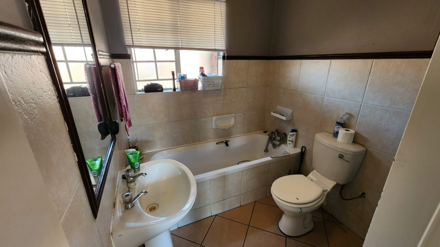2 Bedroom Property for Sale in Equestria Gauteng