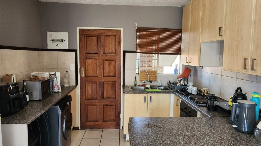 2 Bedroom Property for Sale in Equestria Gauteng
