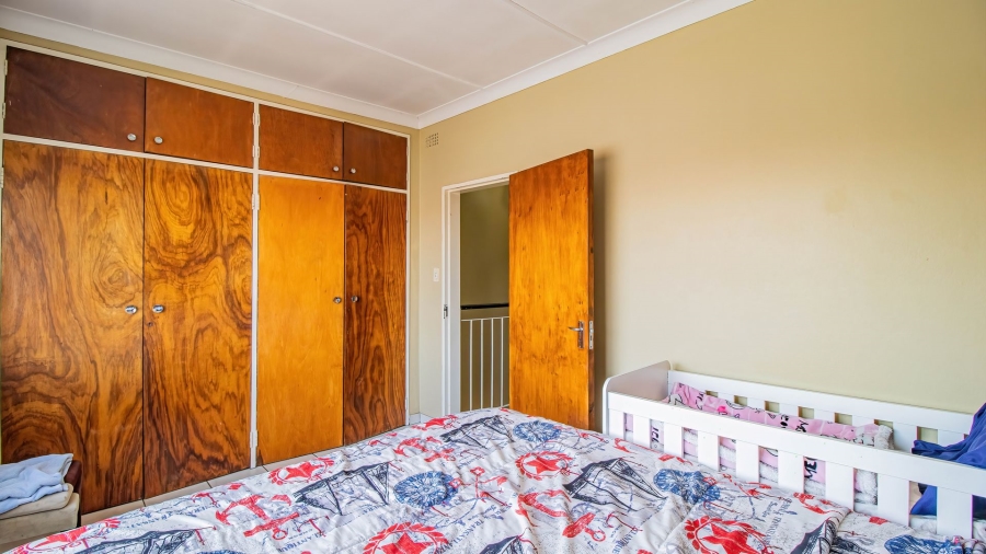 2 Bedroom Property for Sale in Fontainebleau Gauteng