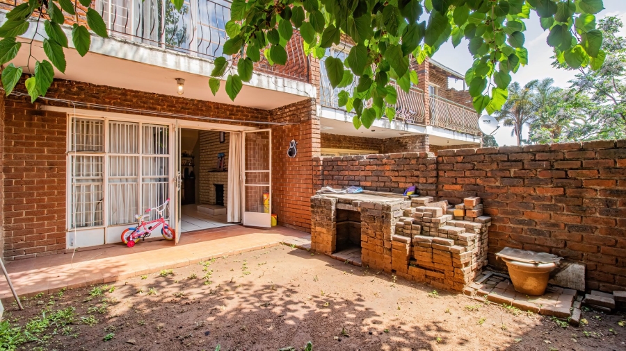 2 Bedroom Property for Sale in Fontainebleau Gauteng