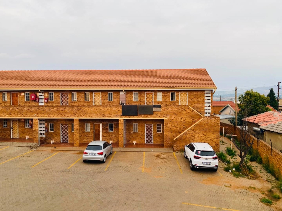 1 Bedroom Property for Sale in Lotus Gardens Gauteng
