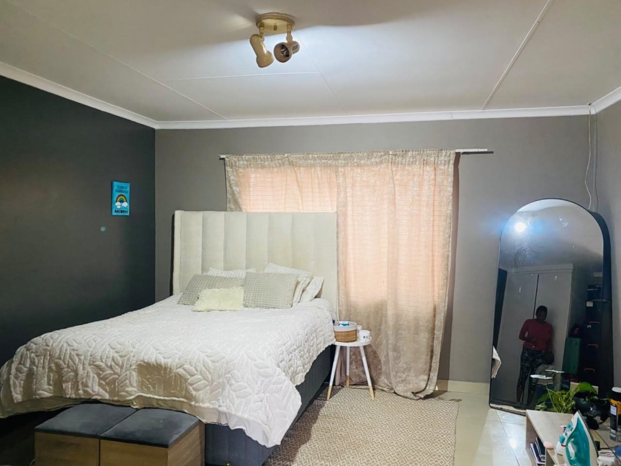 1 Bedroom Property for Sale in Lotus Gardens Gauteng
