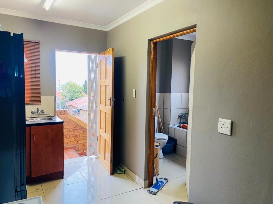 1 Bedroom Property for Sale in Lotus Gardens Gauteng