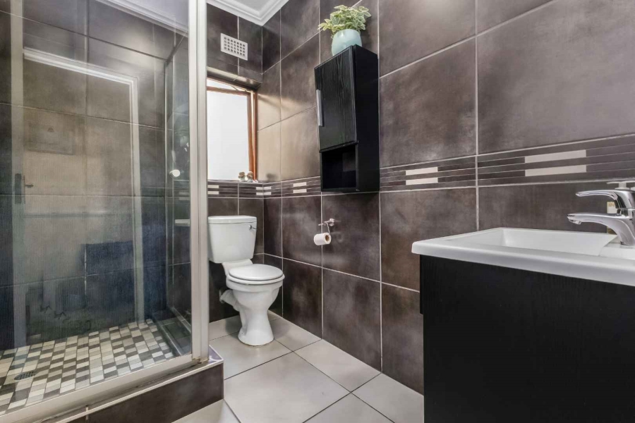 2 Bedroom Property for Sale in Lonehill Gauteng