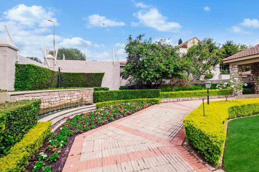 2 Bedroom Property for Sale in Lonehill Gauteng