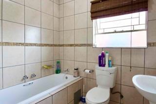3 Bedroom Property for Sale in Heuwelsig Estate Gauteng