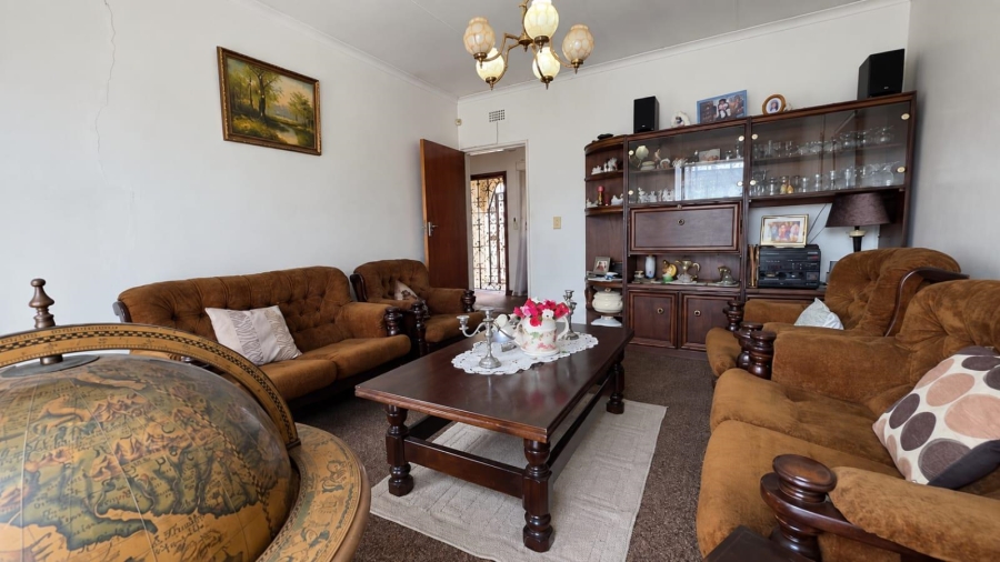 4 Bedroom Property for Sale in Verwoerdpark Gauteng