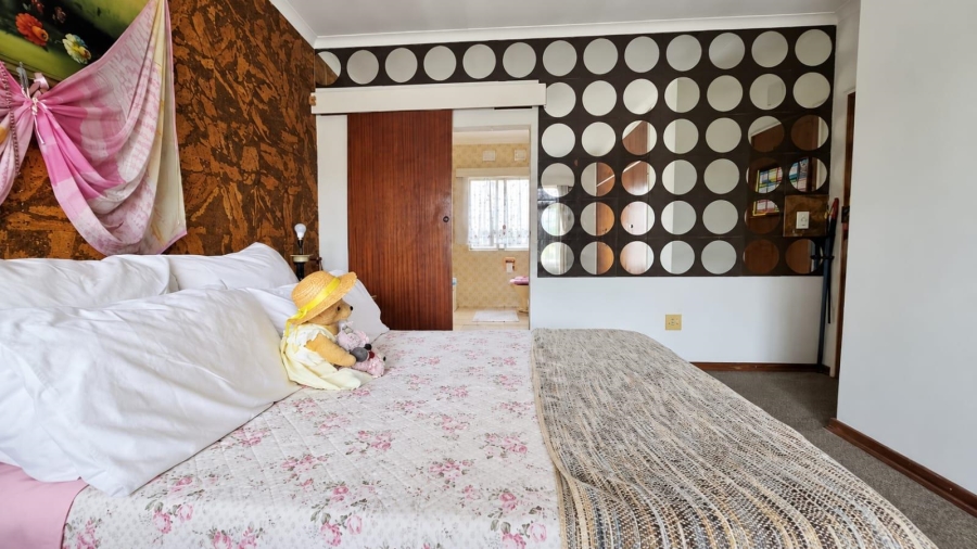 4 Bedroom Property for Sale in Verwoerdpark Gauteng