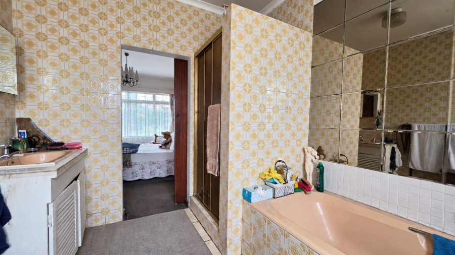 4 Bedroom Property for Sale in Verwoerdpark Gauteng