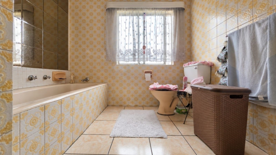 4 Bedroom Property for Sale in Verwoerdpark Gauteng