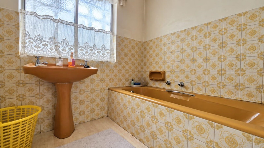 4 Bedroom Property for Sale in Verwoerdpark Gauteng