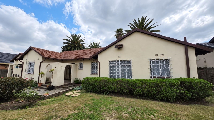4 Bedroom Property for Sale in Verwoerdpark Gauteng