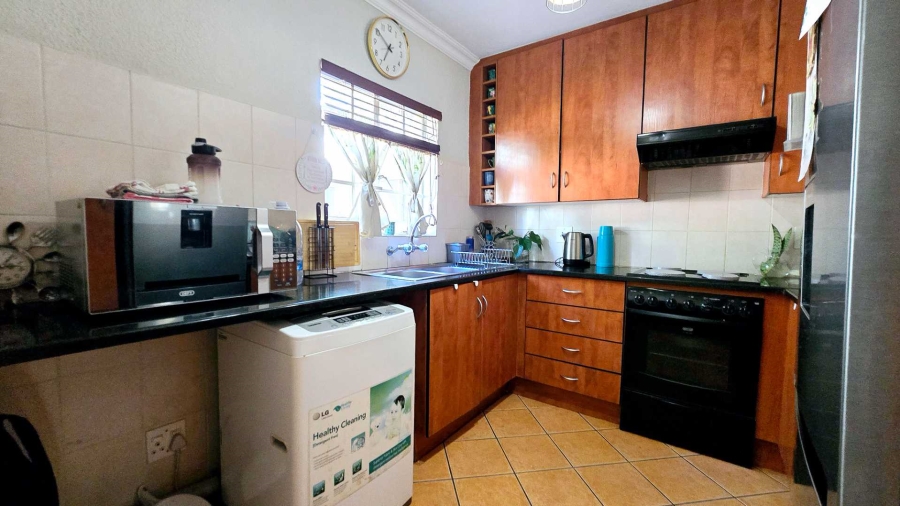To Let 2 Bedroom Property for Rent in La Montagne Gauteng