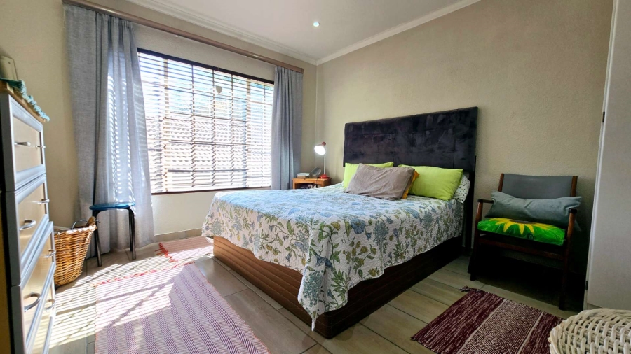 To Let 2 Bedroom Property for Rent in La Montagne Gauteng