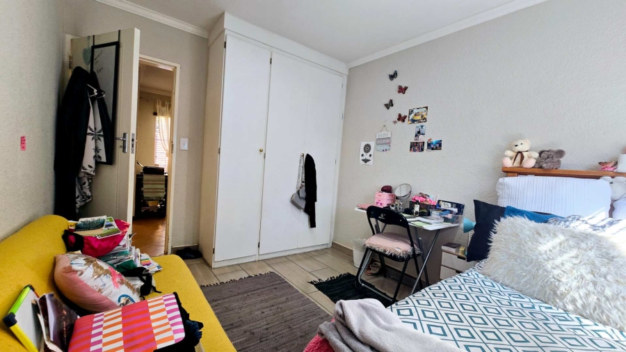 To Let 2 Bedroom Property for Rent in La Montagne Gauteng