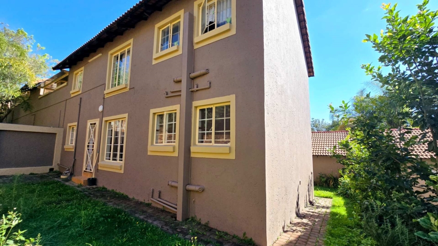 To Let 2 Bedroom Property for Rent in La Montagne Gauteng