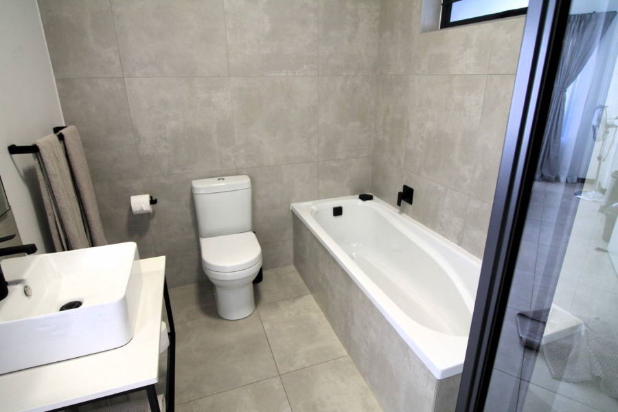 To Let 2 Bedroom Property for Rent in Beverley Gauteng