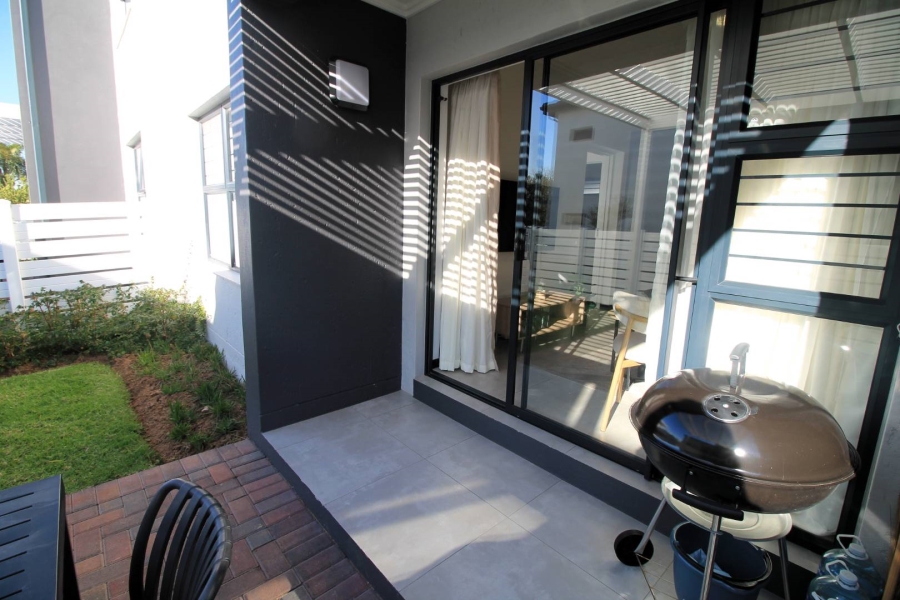 To Let 2 Bedroom Property for Rent in Beverley Gauteng