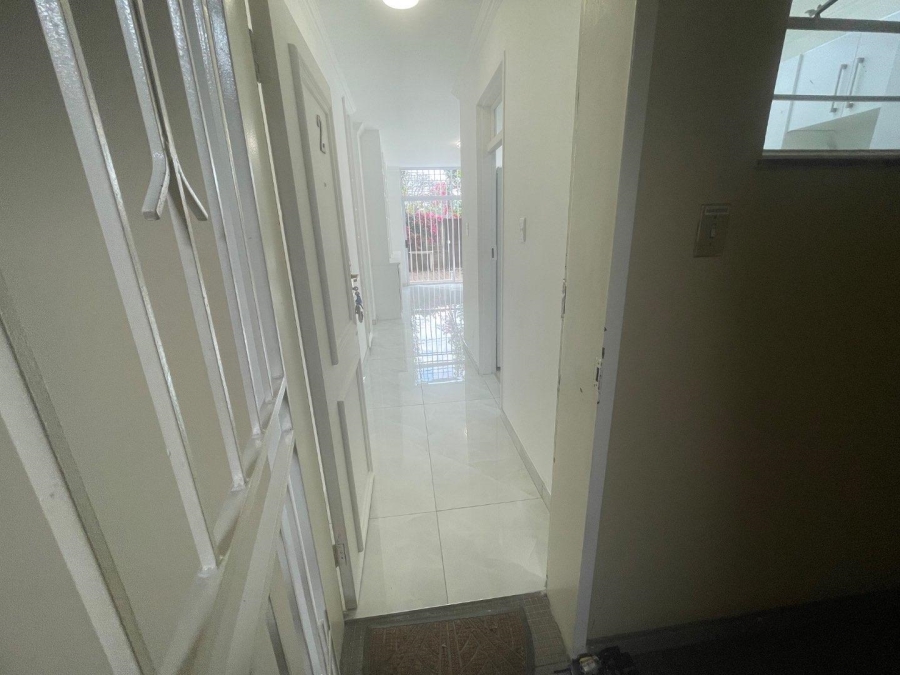 To Let 1 Bedroom Property for Rent in Illovo Gauteng