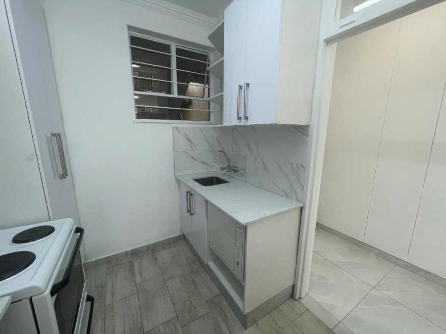 To Let 1 Bedroom Property for Rent in Illovo Gauteng
