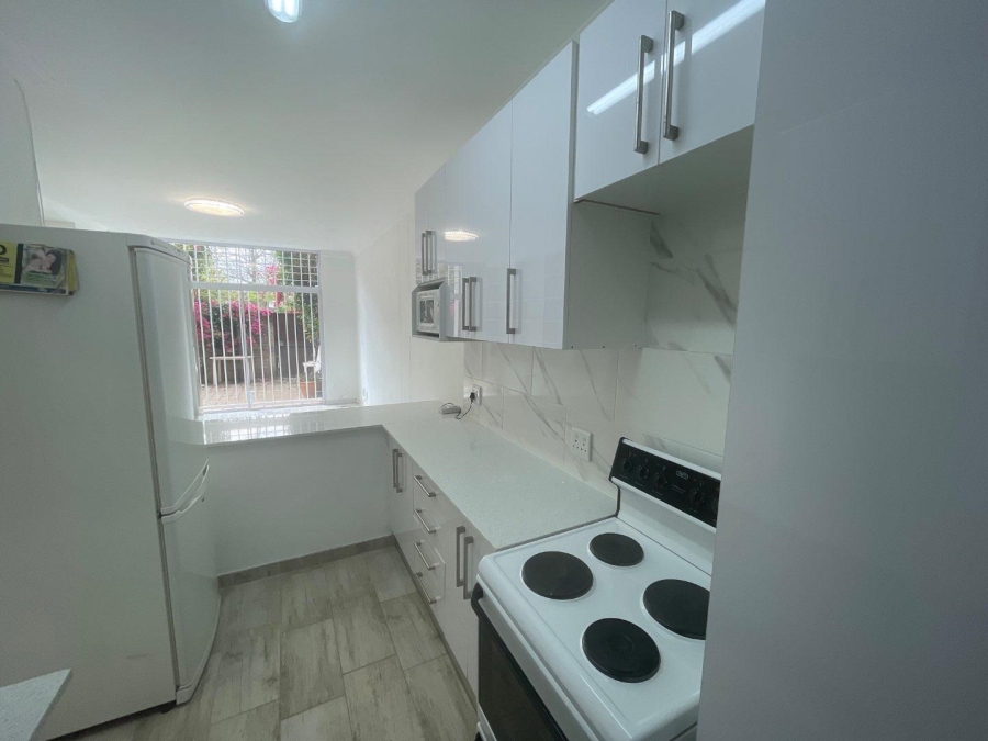 To Let 1 Bedroom Property for Rent in Illovo Gauteng