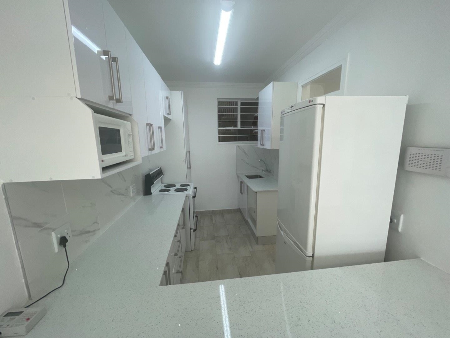To Let 1 Bedroom Property for Rent in Illovo Gauteng
