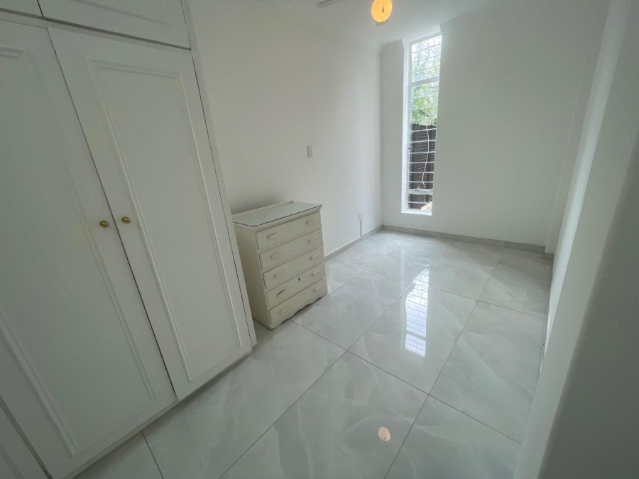 To Let 1 Bedroom Property for Rent in Illovo Gauteng