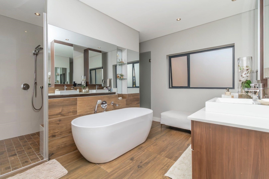 4 Bedroom Property for Sale in Waterfall Country Estate Gauteng