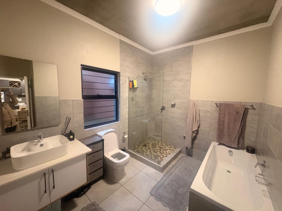 To Let 2 Bedroom Property for Rent in Olympus Gauteng