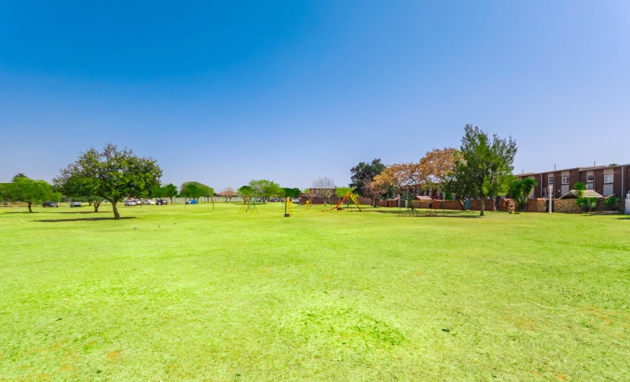 3 Bedroom Property for Sale in Groblerpark Gauteng