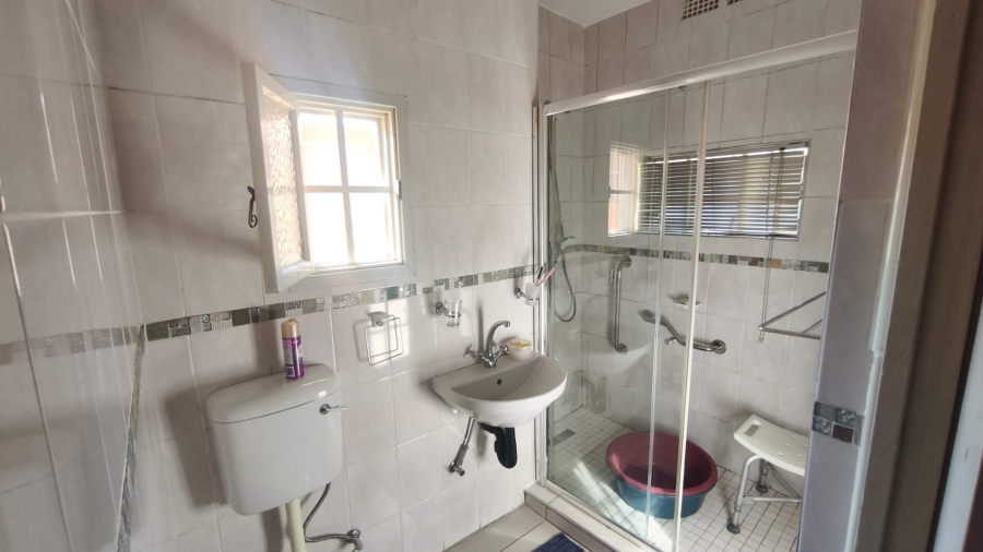 10 Bedroom Property for Sale in La Rochelle Gauteng