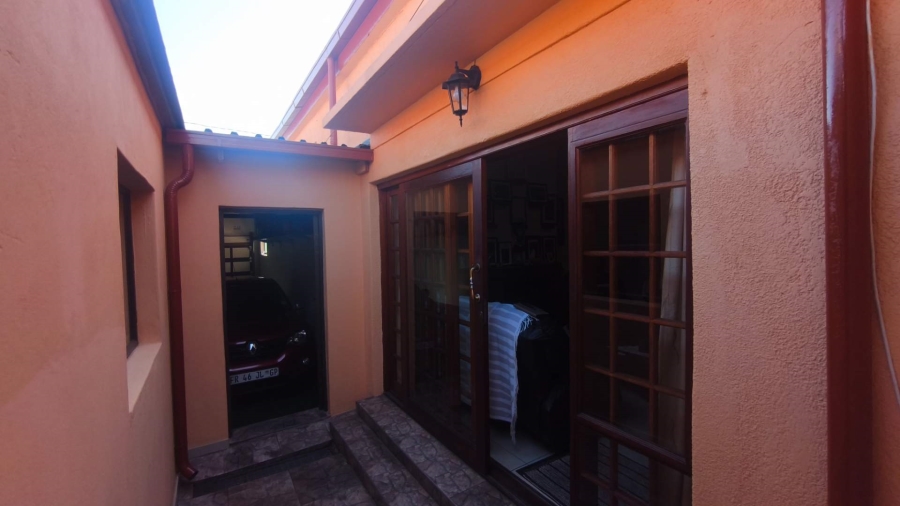 10 Bedroom Property for Sale in La Rochelle Gauteng