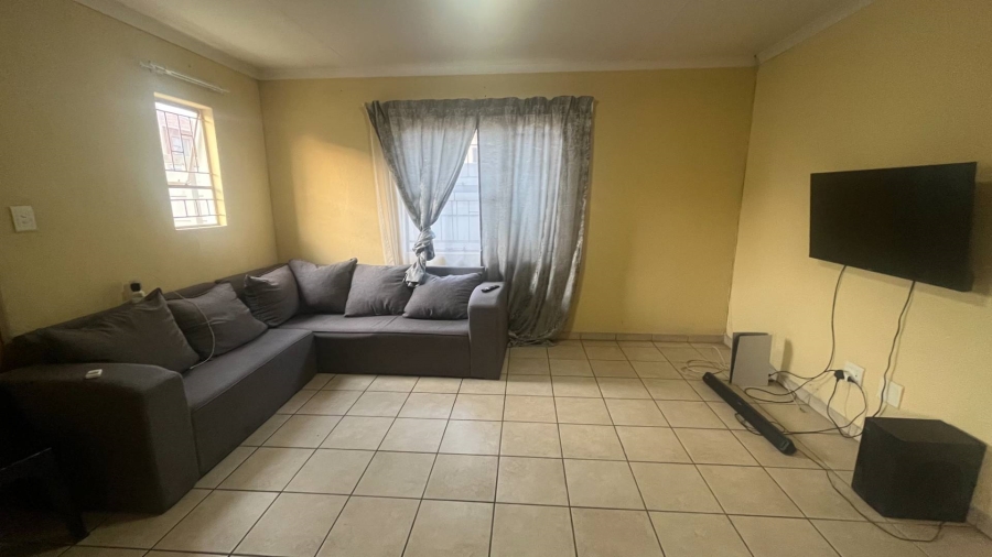 2 Bedroom Property for Sale in Alrode Gauteng