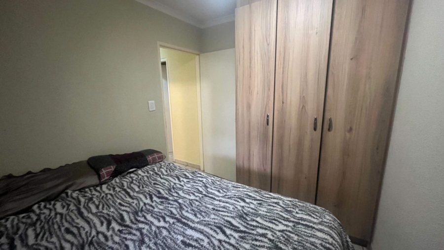 2 Bedroom Property for Sale in Alrode Gauteng
