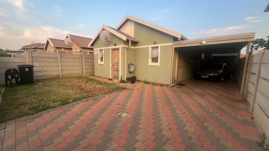 2 Bedroom Property for Sale in Alrode Gauteng