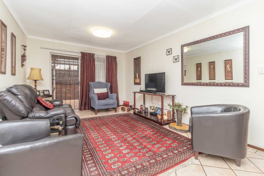 2 Bedroom Property for Sale in Weltevreden Park Gauteng
