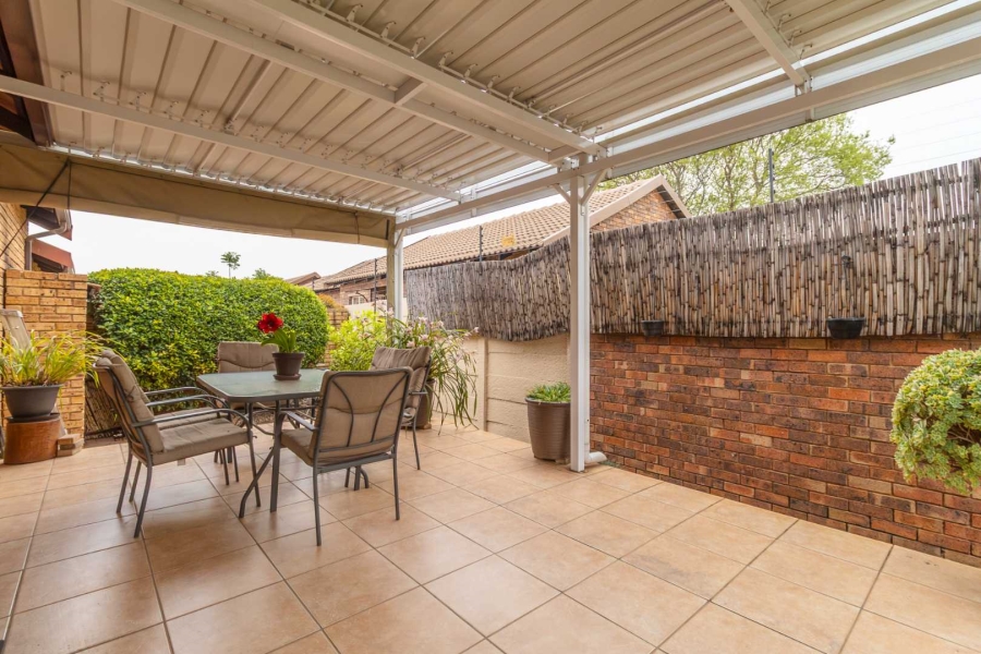 2 Bedroom Property for Sale in Weltevreden Park Gauteng