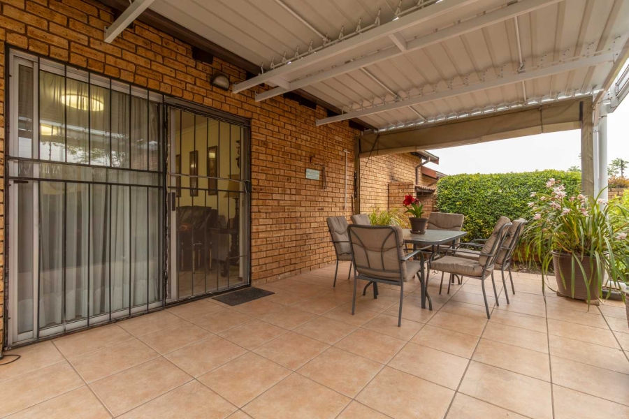 2 Bedroom Property for Sale in Weltevreden Park Gauteng