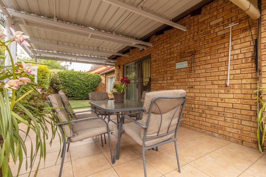 2 Bedroom Property for Sale in Weltevreden Park Gauteng