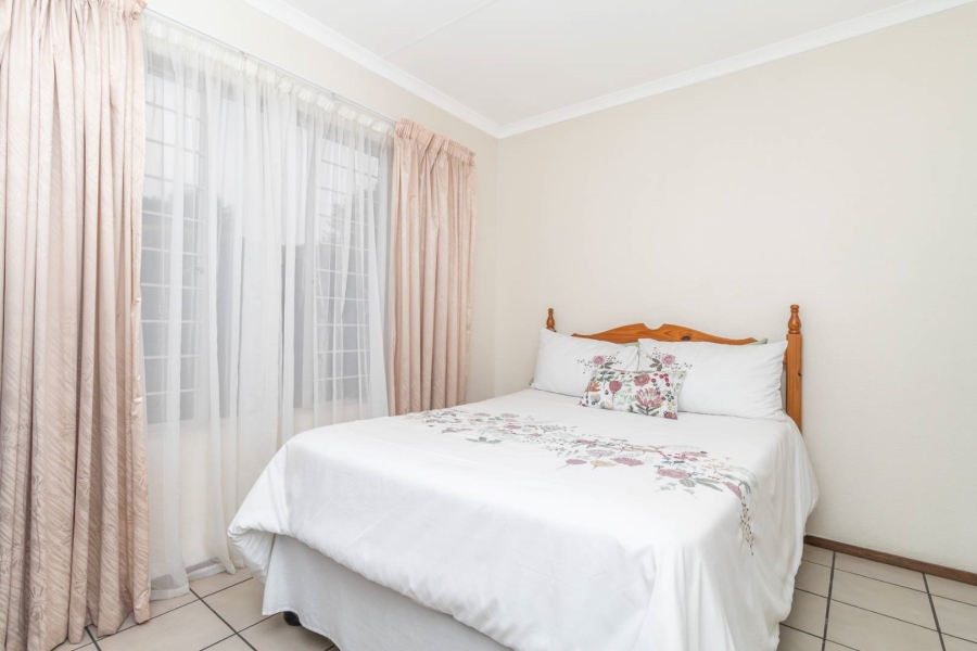 2 Bedroom Property for Sale in Weltevreden Park Gauteng