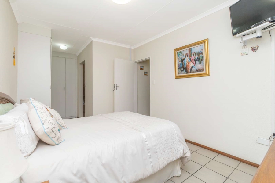 2 Bedroom Property for Sale in Weltevreden Park Gauteng