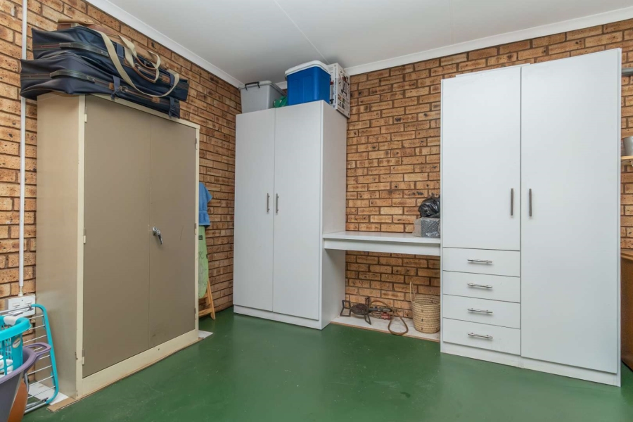 2 Bedroom Property for Sale in Weltevreden Park Gauteng