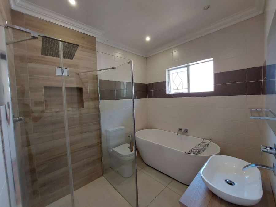 To Let 4 Bedroom Property for Rent in Olivedale Gauteng